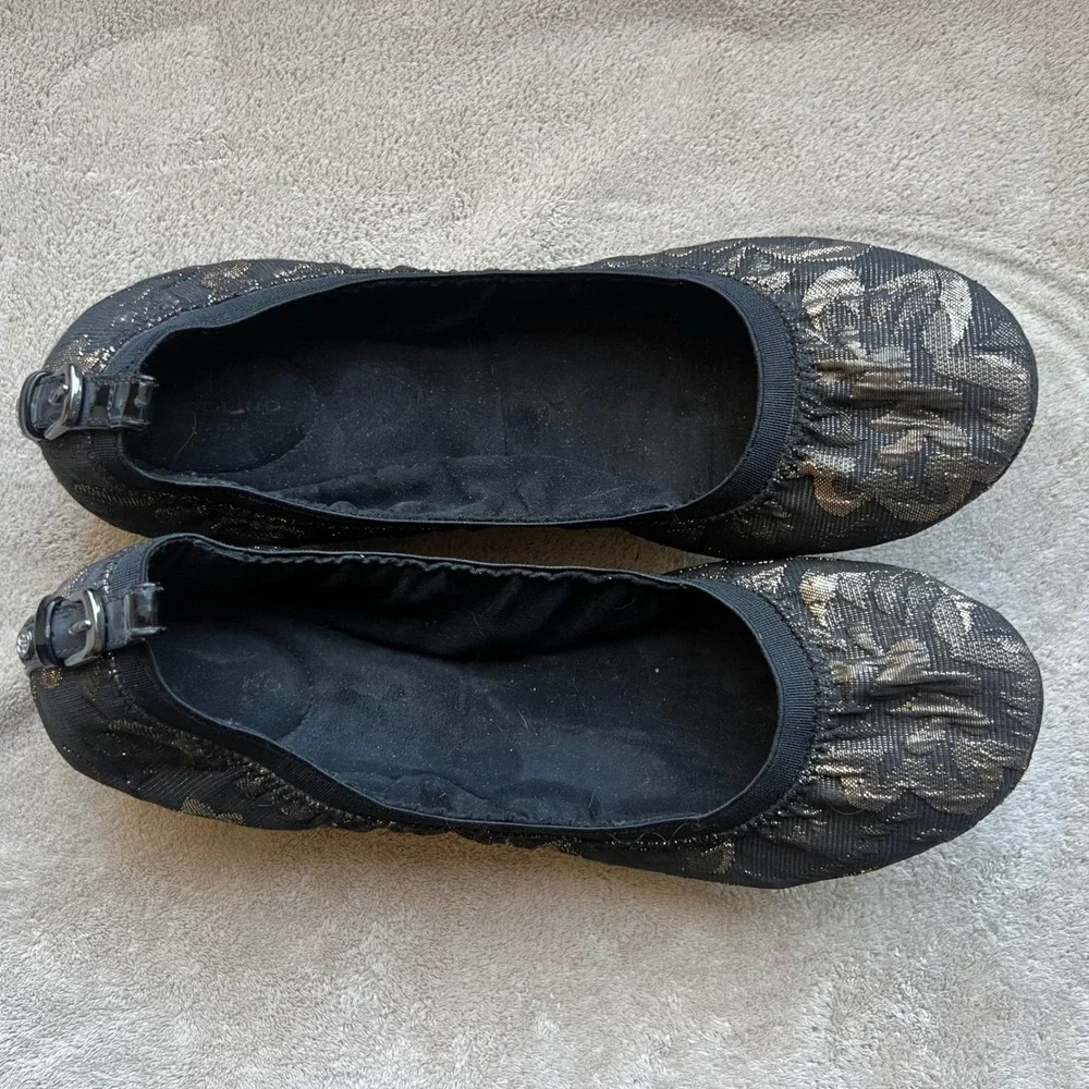Bandolino Women 9.5 fit like 8.5 Black Gold Metallic Jacquard Ballet Flat Buckle